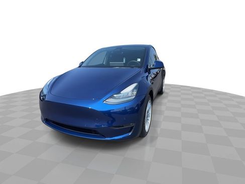 Used 2022 Tesla Model Y Long Range AWD/4WD image 3