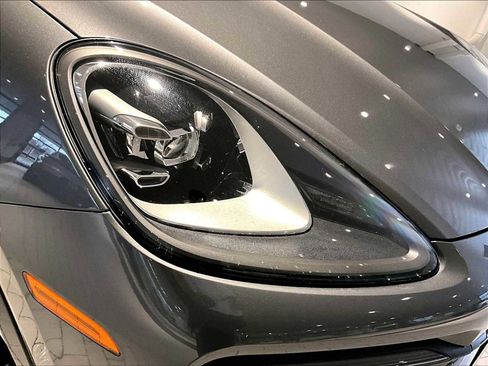 Used 2023 Porsche Cayenne image 15