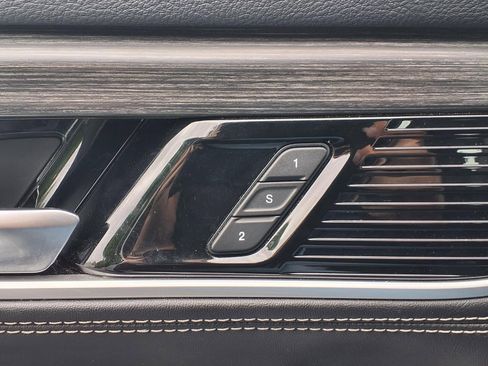 Used 2023 Jeep Wagoneer L Series II AWD/4WD image 21