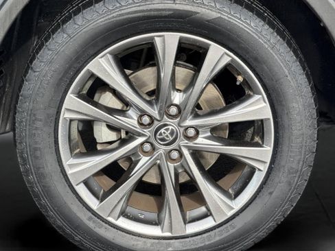 Used 2018 Toyota RAV4 Limited image 26