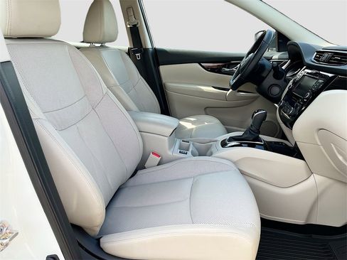 Used 2022 Nissan Rogue Sport SL image 27