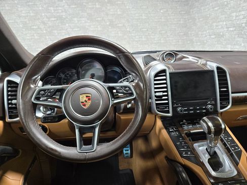 Used 2017 Porsche Cayenne S AWD/4WD image 17