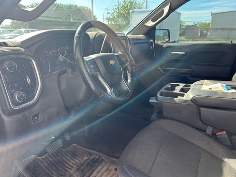 Used 2019 Chevrolet Silverado 1500 LT w/ Texas Edition image 4