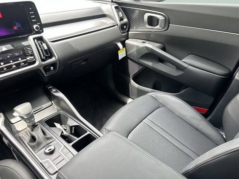 Used 2023 Kia Sorento S w/ Panoramic Sunroof Package FWD image 13