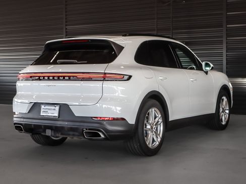 Certified 2024 Porsche Cayenne AWD/4WD image 10