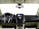 Used 2013 Chrysler Town & Country Touring-L w/ Entertainment Group #2 image 4
