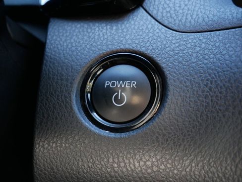 Used 2025 Toyota Camry SE image 23