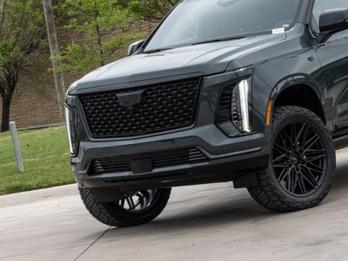 Used 2026 Cadillac Escalade Luxury AWD/4WD image 45