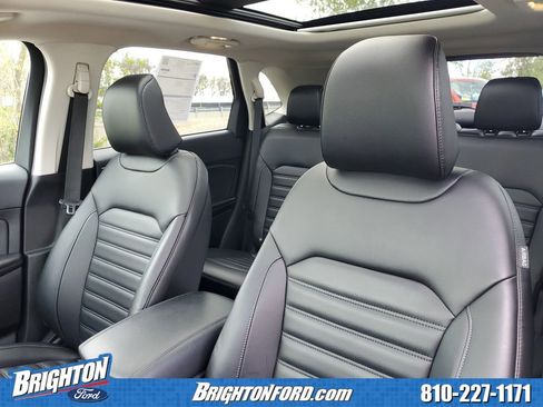 Certified 2024 Ford Edge SEL w/ Convenience Package AWD/4WD image 12