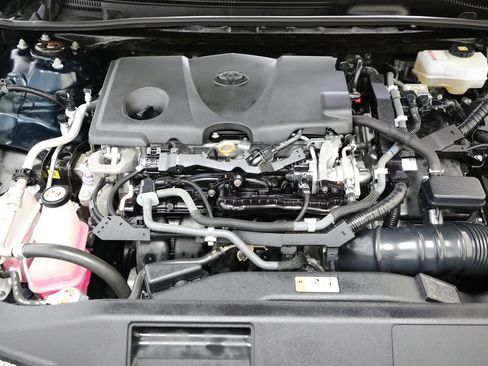Used 2020 Toyota Camry LE FWD image 18