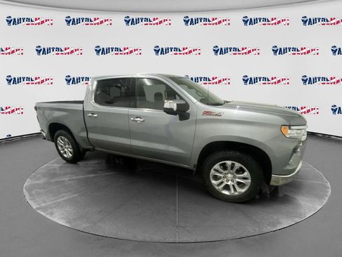 Used 2025 Chevrolet Silverado 1500 LTZ AWD/4WD image 2