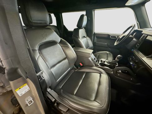 Used 2025 Ford Bronco Badlands AWD/4WD image 32