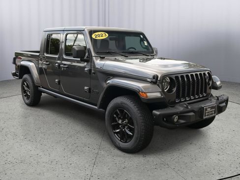 Used 2023 Jeep Gladiator Sport AWD/4WD image 1