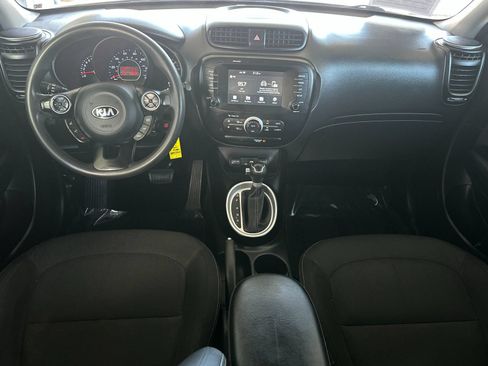 Used 2019 Kia Soul + FWD image 12