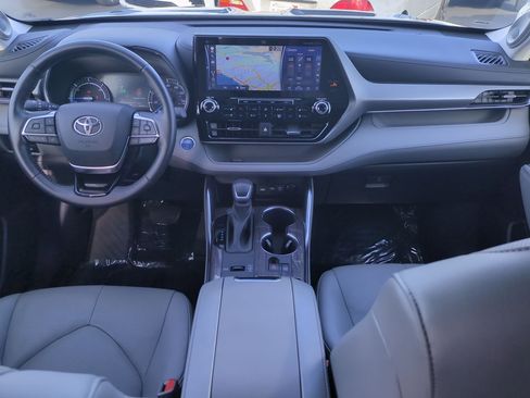 Used 2021 Toyota Highlander Limited image 30