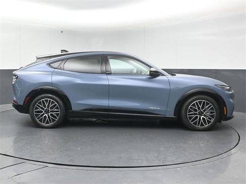 Certified 2024 Ford Mustang Mach-E Premium image 8