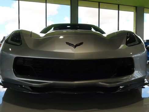 Used 2017 Chevrolet Corvette Z06 RWD image 3
