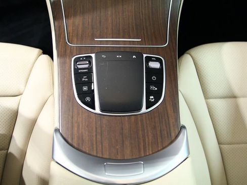 Certified 2022 Mercedes-Benz GLC 300 image 21