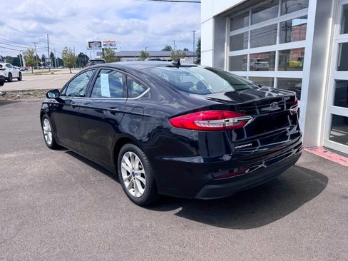 Used 2020 Ford Fusion SE FWD image 4