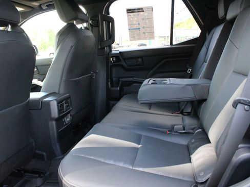 Used 2025 Toyota 4Runner TRD Off-Road Premium AWD/4WD image 19