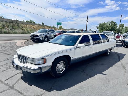Used 1996 Cadillac Fleetwood Brougham image 2