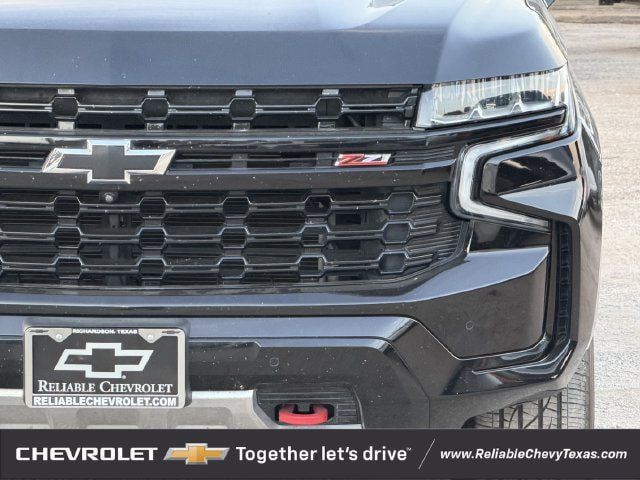 Used 2023 Chevrolet Suburban Z71 w/ Luxury Package AWD/4WD image 9