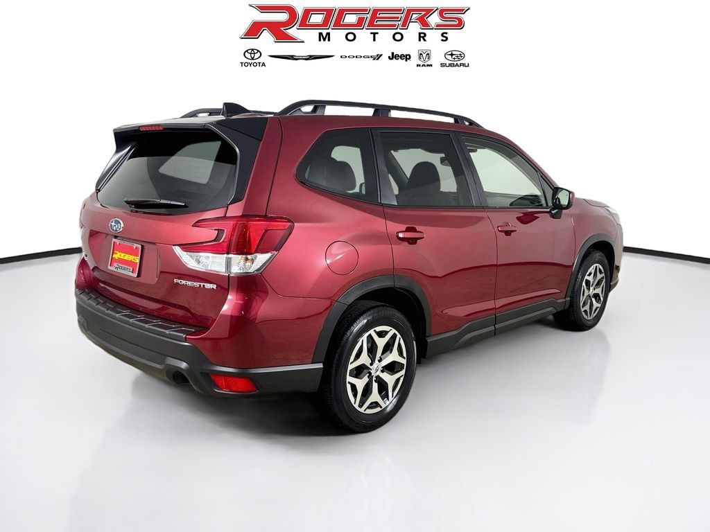 Certified 2024 Subaru Forester Premium AWD/4WD image 8