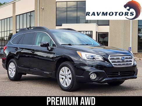 Used 2017 Subaru Outback 2.5i Premium AWD/4WD image 1