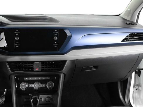 Certified 2024 Volkswagen Taos SE FWD image 13
