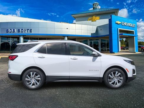 Used 2024 Chevrolet Equinox Premier FWD image 2