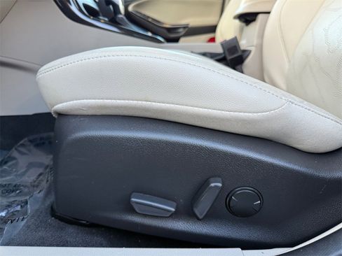 Used 2017 Ford Focus Electric Hatchback image 10