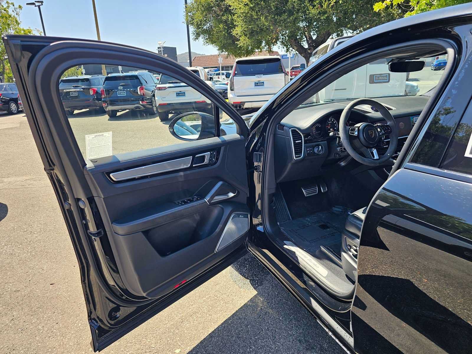 Used 2022 Porsche Cayenne Turbo AWD/4WD image 19