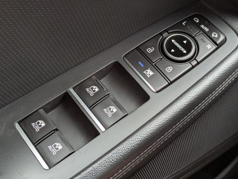 Used 2018 Genesis G80 3.8 w/ Option Group 02 image 23