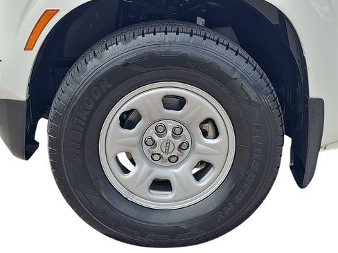 Used 2024 Nissan Frontier S RWD image 29