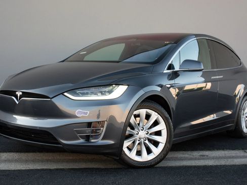 Used 2018 Tesla Model X 100D image 1
