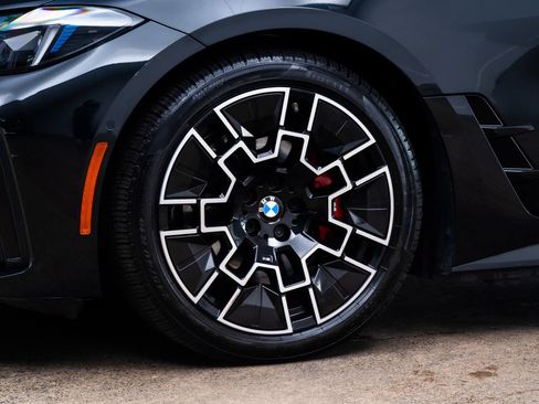 Used 2025 BMW i4 xDrive40i w/ M Sport Package AWD/4WD image 4