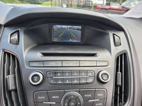 Used 2016 Ford Focus SE FWD image 11