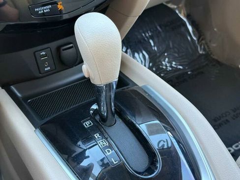 Used 2015 Nissan Rogue S image 25