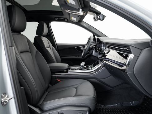 Certified 2025 Audi Q7 3.0T Premium Plus image 21