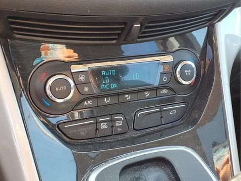 Used 2016 Ford C-MAX SEL w/ Equipment Group 302A FWD image 9