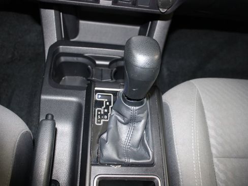 Used 2022 Toyota Tacoma SR image 41