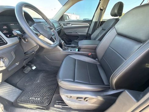 Used 2023 Volkswagen Atlas SE w/ Panoramic Sunroof Package image 15