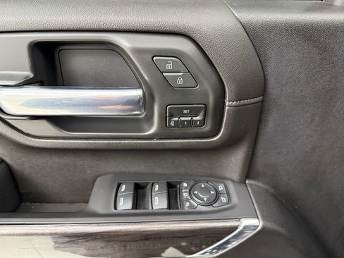 Used 2022 Chevrolet Silverado 2500 LTZ w/ LTZ Convenience Package image 17