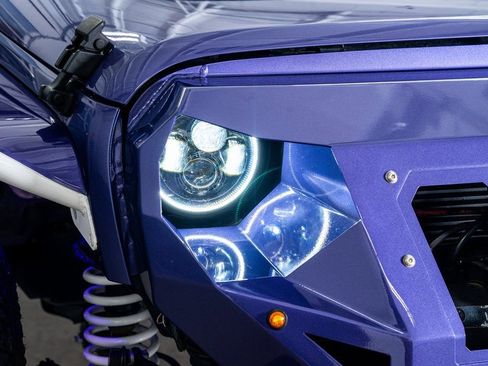 Used 2018 Jeep Wrangler Unlimited Sahara image 17