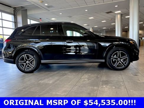 Used 2025 Mercedes-Benz GLC 300 image 2