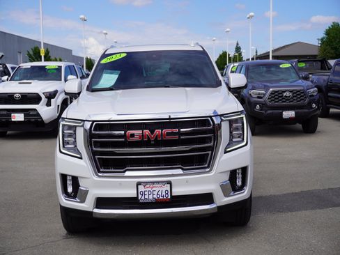 Used 2023 GMC Yukon SLT w/ SLT Luxury Package AWD/4WD image 6