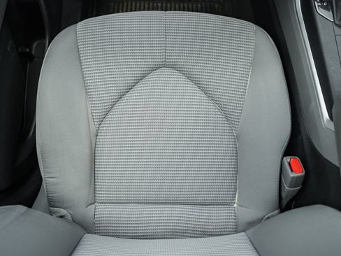 Used 2023 Toyota Highlander LE FWD image 31