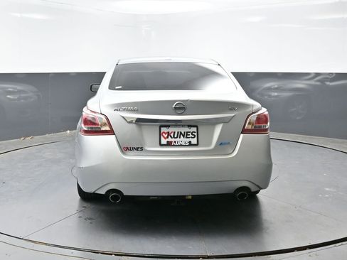 Used 2013 Nissan Altima 2.5 SV FWD image 11