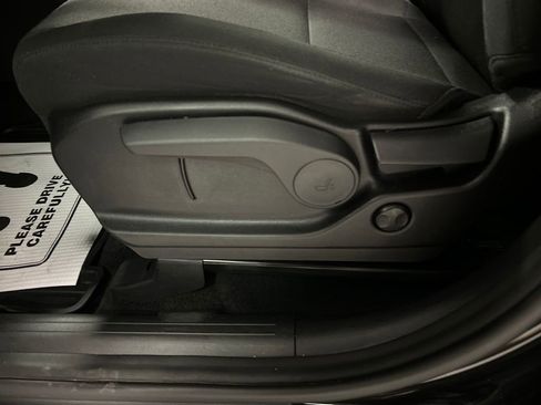 Used 2025 Hyundai Santa Fe SE image 11