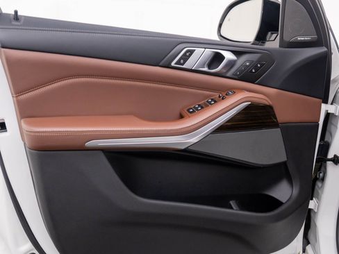 Used 2020 BMW X5 M50i w/ Executive Package image 12